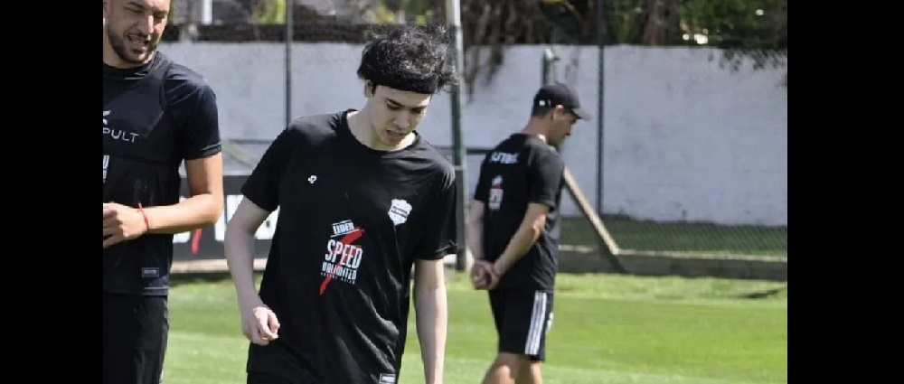 Quién es Spreen el streamer que debutó en Riestra contra Vélez y duró