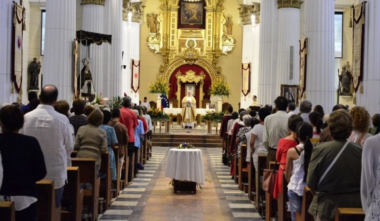 La Iglesia libera a sus fieles del cumplimiento de asistir a la misa ...