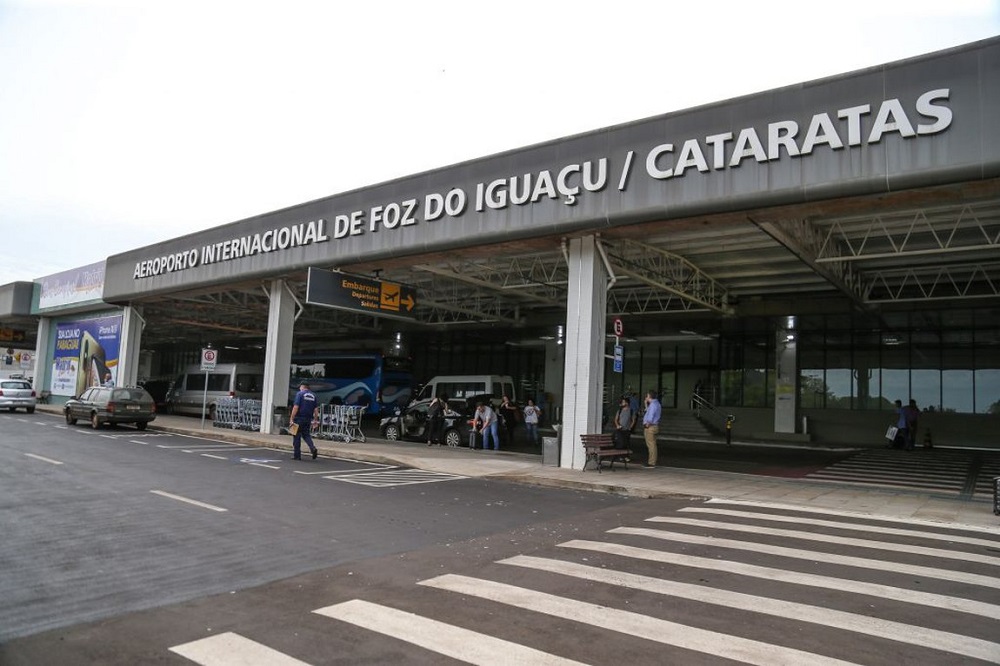 El aeropuerto de Foz de Iguazú se reactivó este lunes  Primera Edición