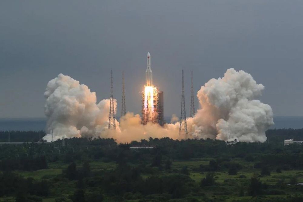China lanza el primer módulo de su estación espacial ...