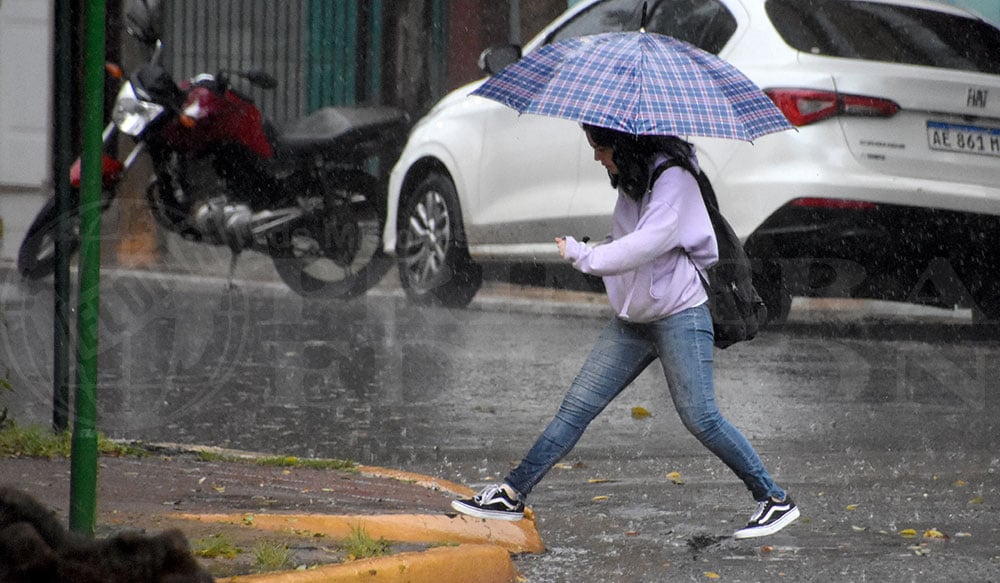 El frente frío traerá lluvias intensas, viento fuerte y caída de granizo en Misiones