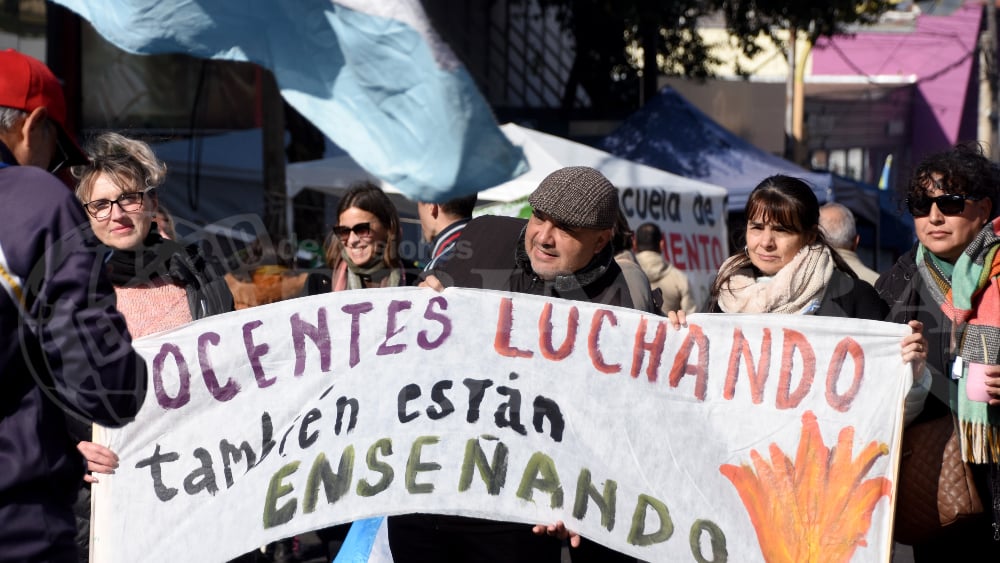 Docentes en lucha advierten que no van a ceder en el reclamo salarial