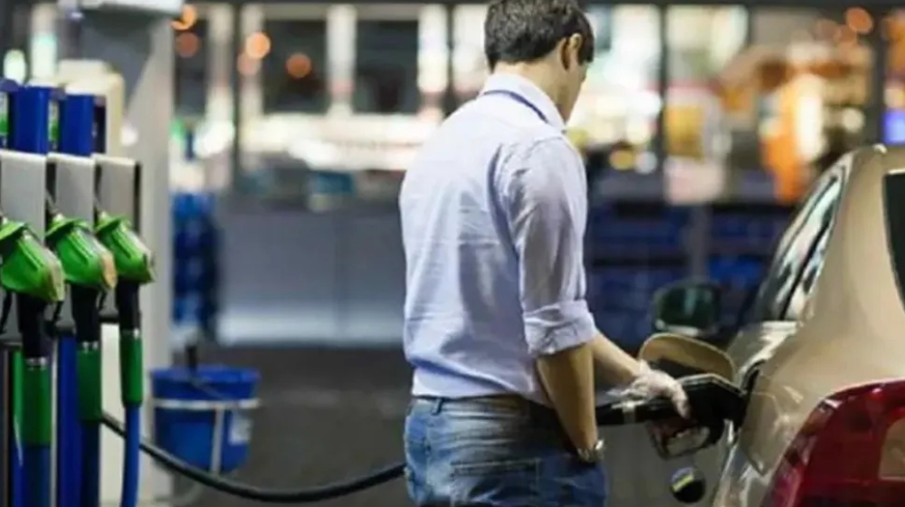 “El autodespacho de combustible conlleva un peligro inminente porque se está manejando material inflamable”