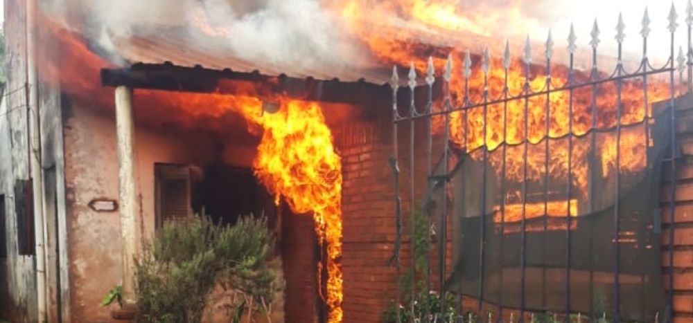 La mayoría de los incendios en viviendas se produce por fallas eléctricas: cómo prevenirlas